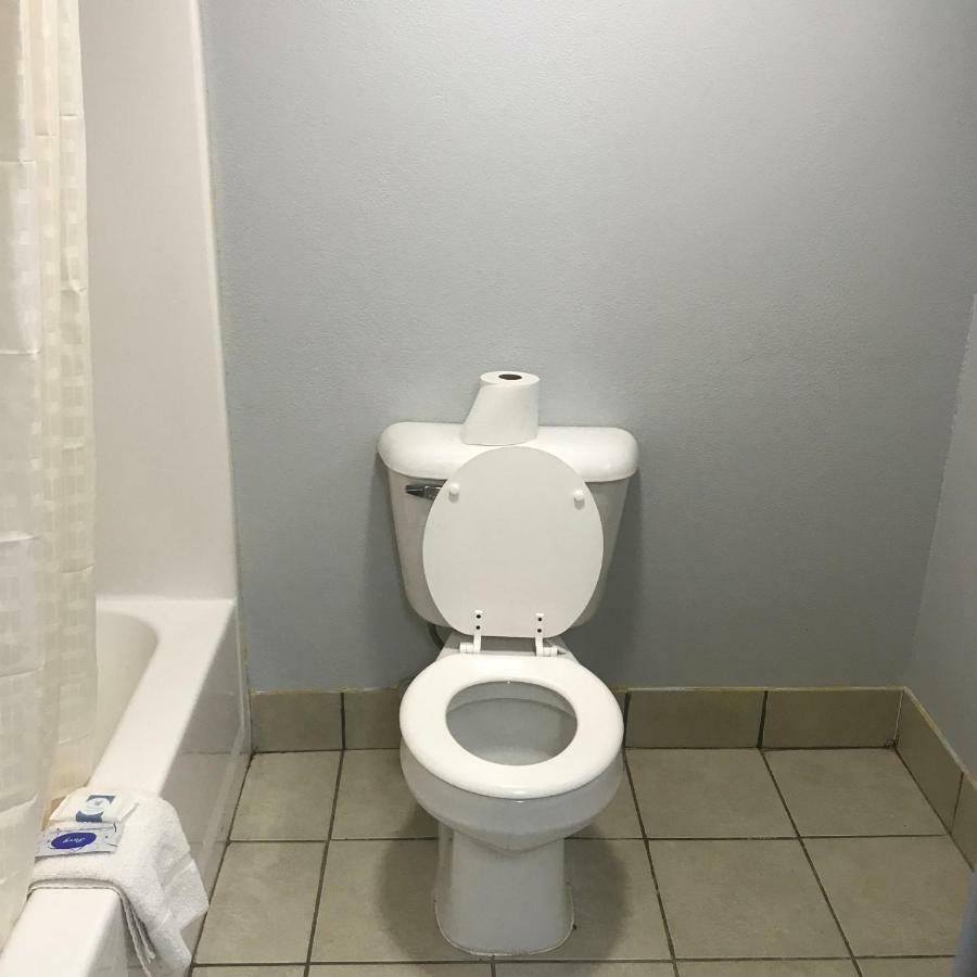 Guest Inn Yukon Εξωτερικό φωτογραφία