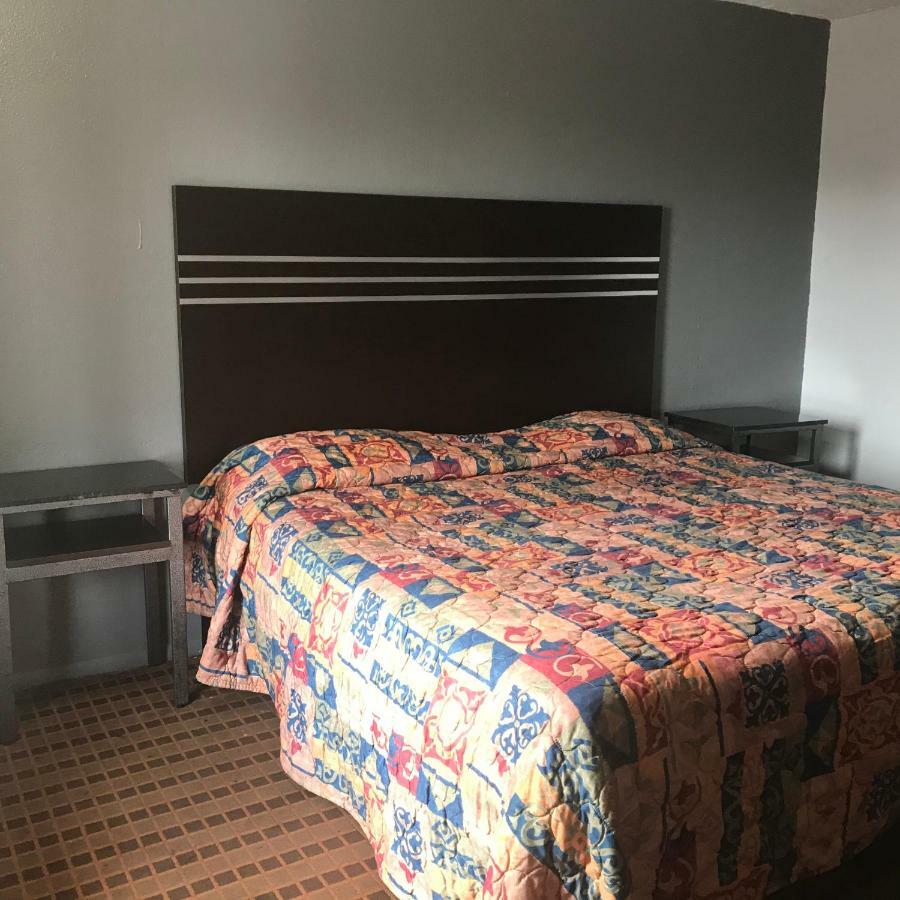 Guest Inn Yukon Εξωτερικό φωτογραφία